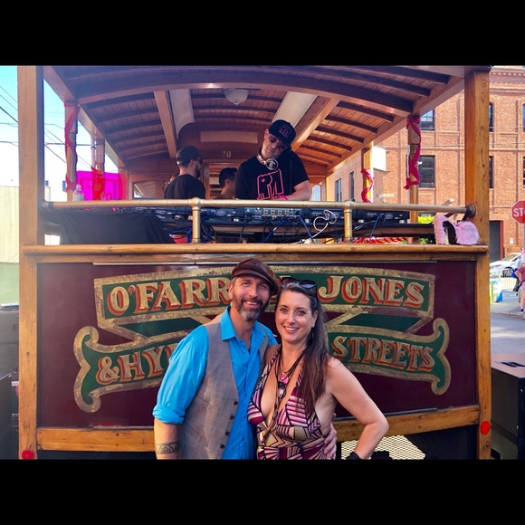 Meet your Posher, Veronica DeFalco - Picture 2 of 6